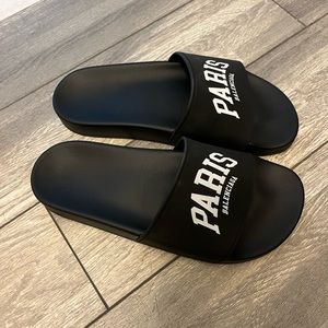 Balenciaga Paris logo pool slides